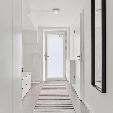 Modern Townhouse With Private Outdoor Area - 2br 4 Beds 度假居 *