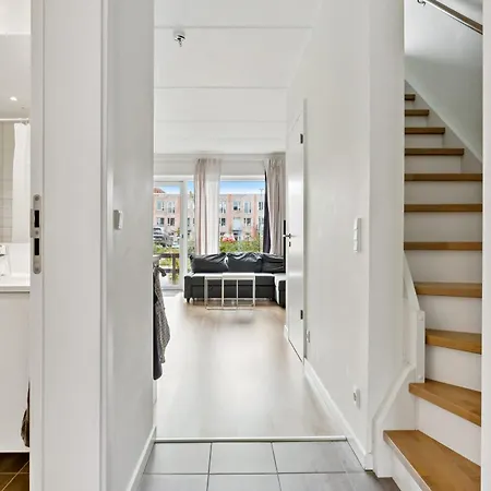 度假居 Modern Townhouse With Private Outdoor Area - 2br 4 Beds