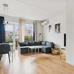 Nyaraló Modern Townhouse With Private Outdoor Area - 2br 4 Beds *