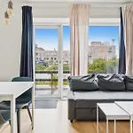 Modern Townhouse With Private Outdoor Area - 2br 4 Beds Nyaraló *