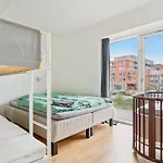 Casa de Férias Modern Townhouse With Private Outdoor Area - 2br 4 Beds *