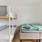 Modern Townhouse With Private Outdoor Area - 2br 4 Beds