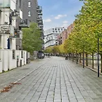 Modern Townhouse With Private Outdoor Area - 2br 4 Beds Copenhaga