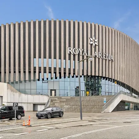 Modern Townhouse With Private Outdoor Area - 2br 4 Beds Holiday home