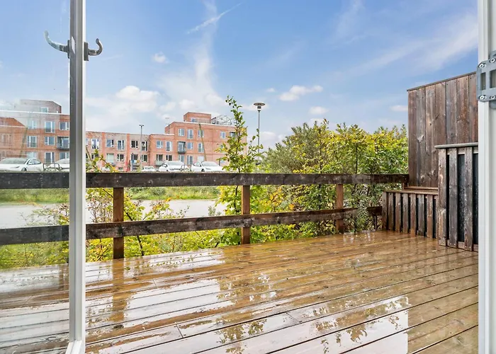 Hébergement de vacances Modern Townhouse With Private Outdoor Area - 2br 4 Beds