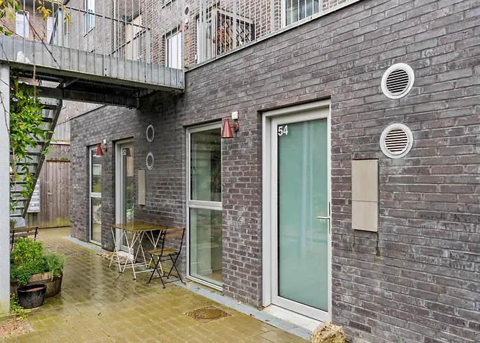 Hébergement de vacances Modern Townhouse With Private Outdoor Area - 2br 4 Beds *