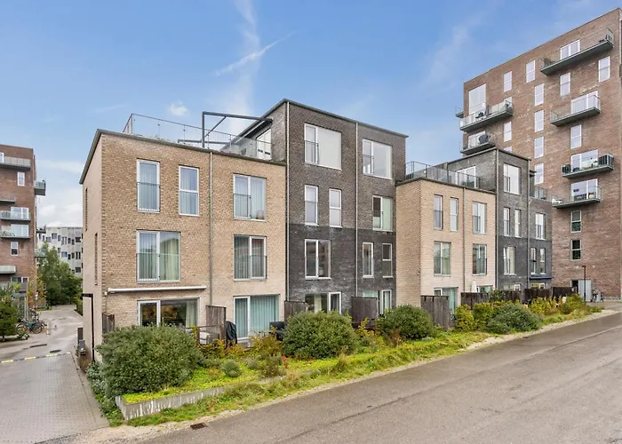 Modern Townhouse With Private Outdoor Area - 2br 4 Beds * Copenhagen