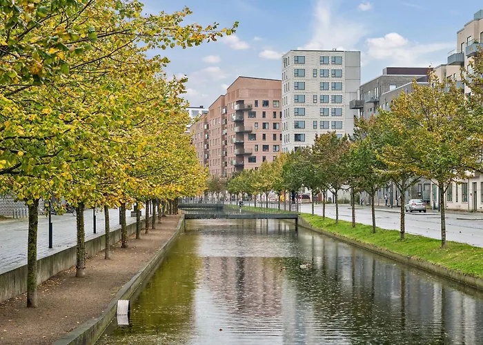 Modern Townhouse With Private Outdoor Area - 2br 4 Beds Hébergement de vacances *