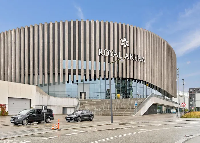 Modern Townhouse With Private Outdoor Area - 2br 4 Beds Holiday home