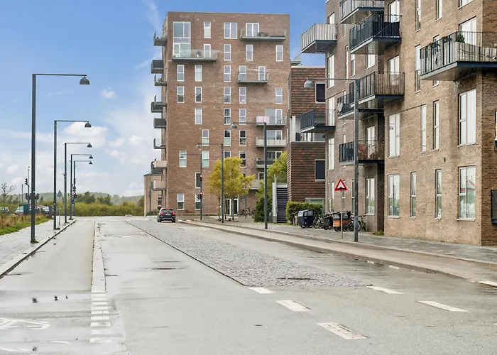 Modern Townhouse With Private Outdoor Area - 2br 4 Beds Hébergement de vacances