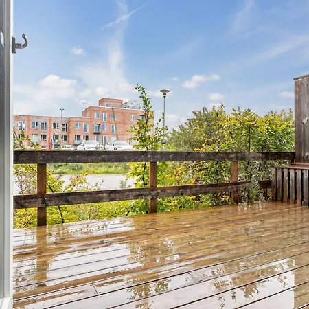 Tatil Evi Modern Townhouse With Private Outdoor Area - 2br 4 Beds