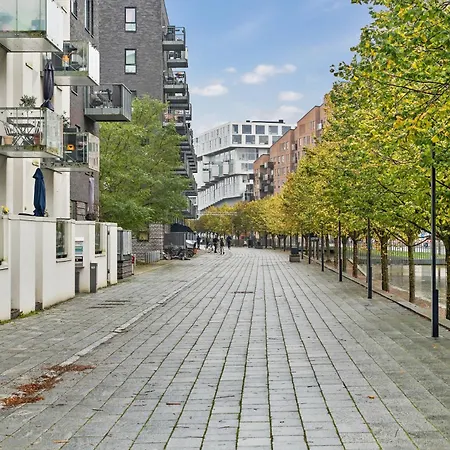 Modern Townhouse With Private Outdoor Area - 2br 4 Beds Kopenhag