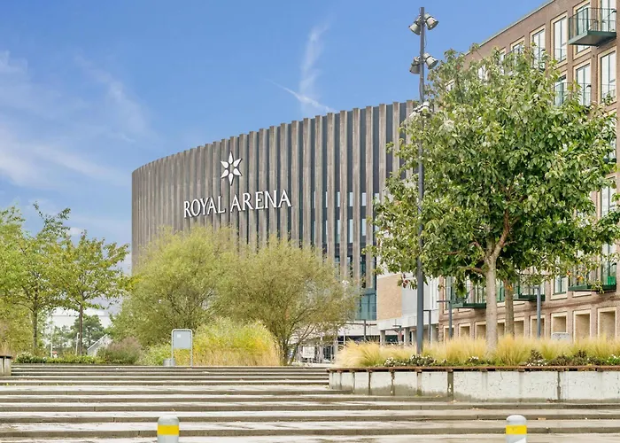 Modern Townhouse With Private Outdoor Area - 2br 4 Beds *