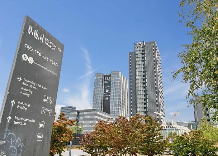 Modern Townhouse With Private Outdoor Area - 2br 4 Beds